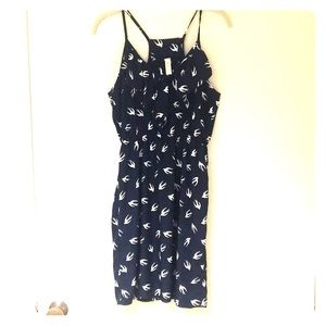 Light and airy dress w flattering waist!